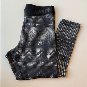 Nike Pro Dri-Fit Crops